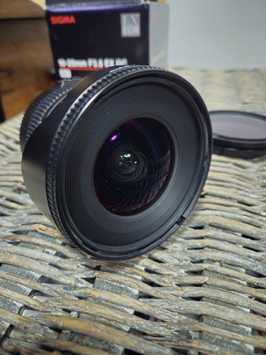Sigma 20mm ex dc - f3.5,
